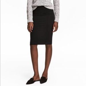 H&M black pencil skirt